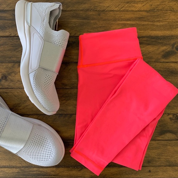 Lululemon Wunder Under Pant - Picture 4 of 4